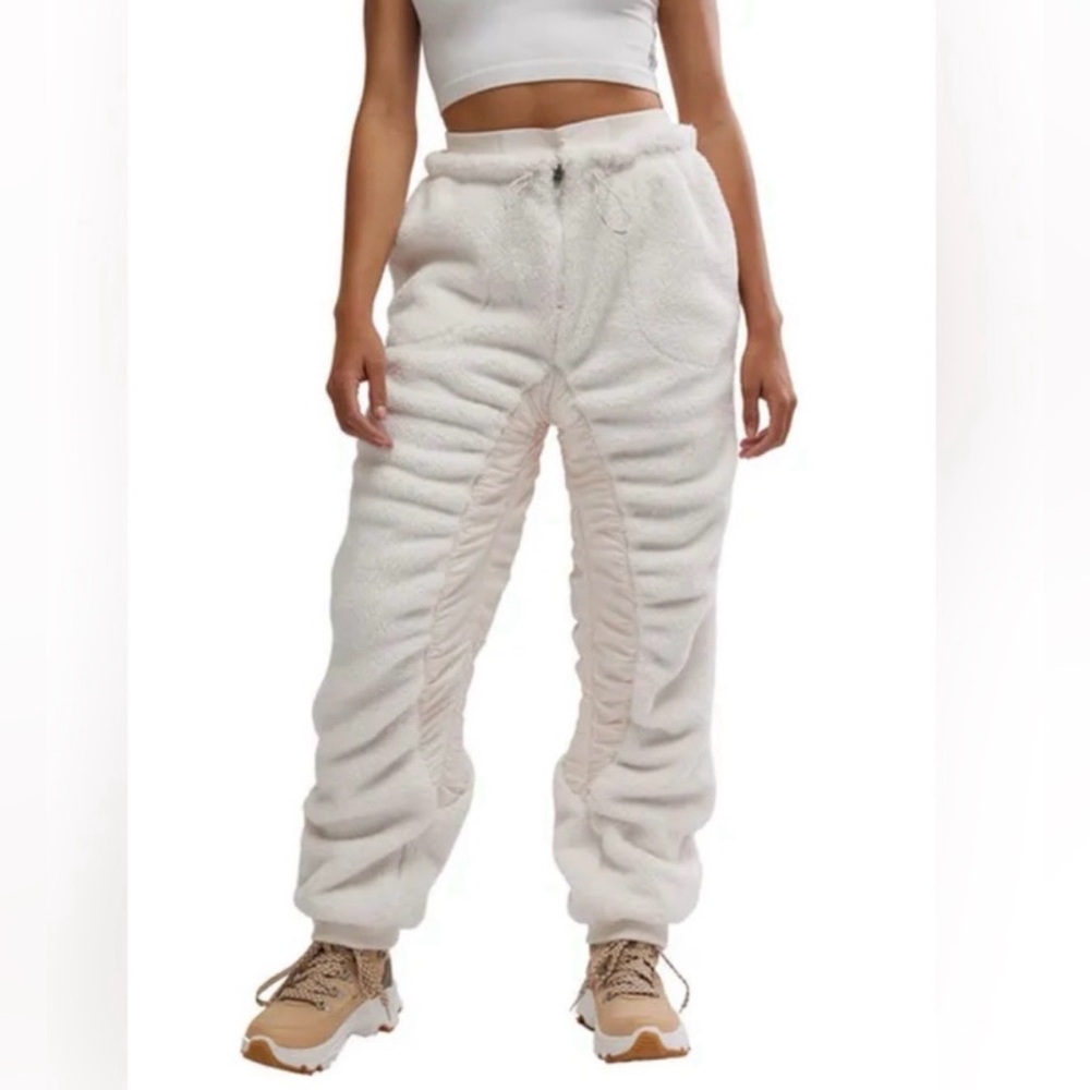 Free People Movement Sundown Fleece Pant Ivory NWT joggers pockets Nylon ruching